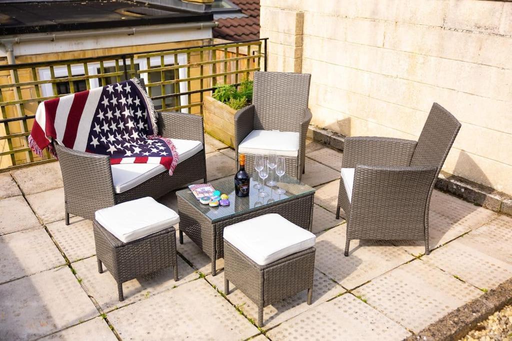 Pure B - Welcoming Bath City 3 Bed House Free Parking & Wifi Bagian luar foto