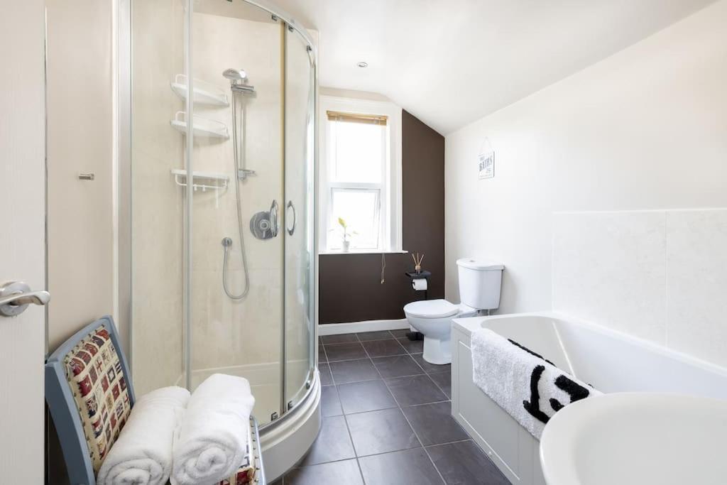 Pure B - Welcoming Bath City 3 Bed House Free Parking & Wifi Bagian luar foto
